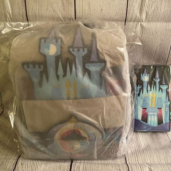 Loungefly Cinderella Castle bag and wallet - Picture 2 of 5